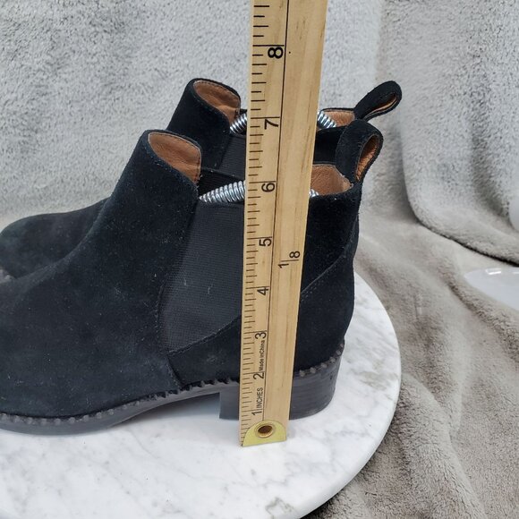 Kenneth Cole Shoes Womens Size 6.5 Binx Black Suede Chelsea Boots - Picture 4 of 9